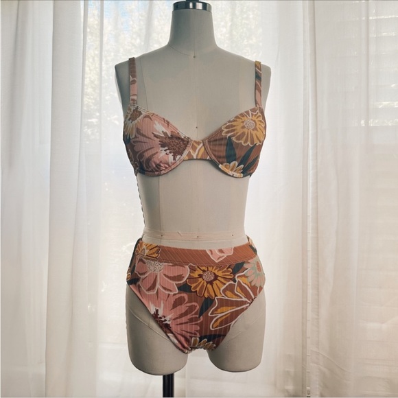 ROXY 70’s inspired bloom boogie bikini - Picture 1 of 5